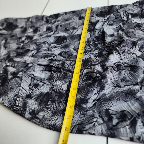 Banana Republic Silk Wool Pleated Sheath Dress Black Gray Floral Womens Size 8 - Picture 5 of 15